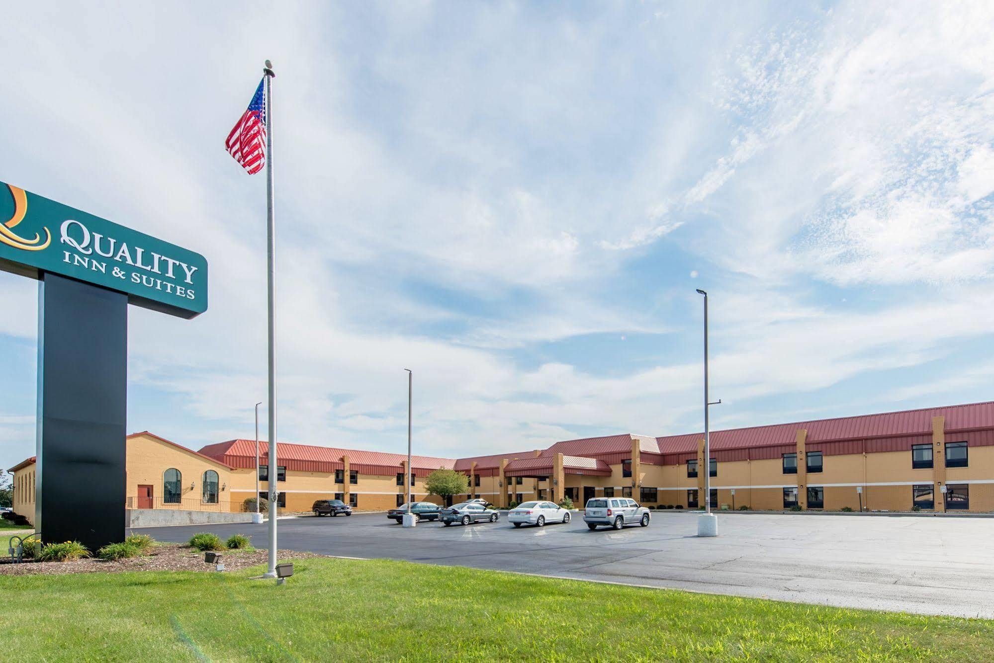 Cardinal Inn & Suites Muncie Exterior photo
