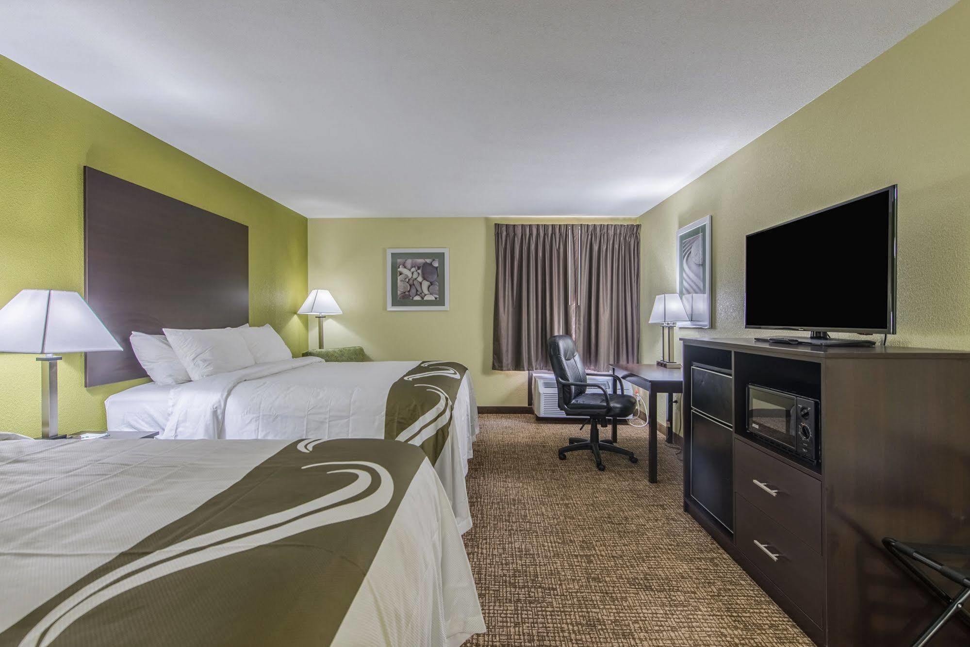 Cardinal Inn & Suites Muncie Exterior photo